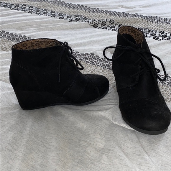 Booties from Buckle - Picture 3 of 4